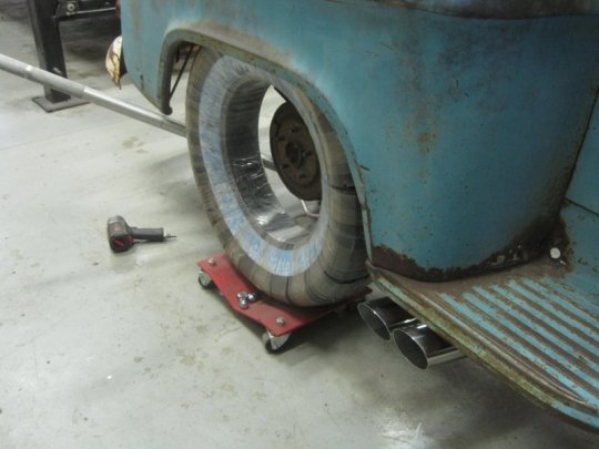 1957 3100 235/70R16